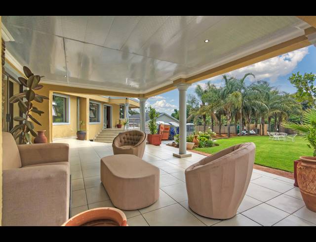4 BEDROOM FREEHOLD FOR SALE IN BRAMLEY